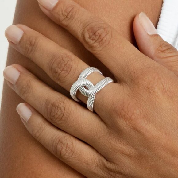 Miranda Frye Zoe Ring SILVER in size Medium/Large - Picture 1 of 4
